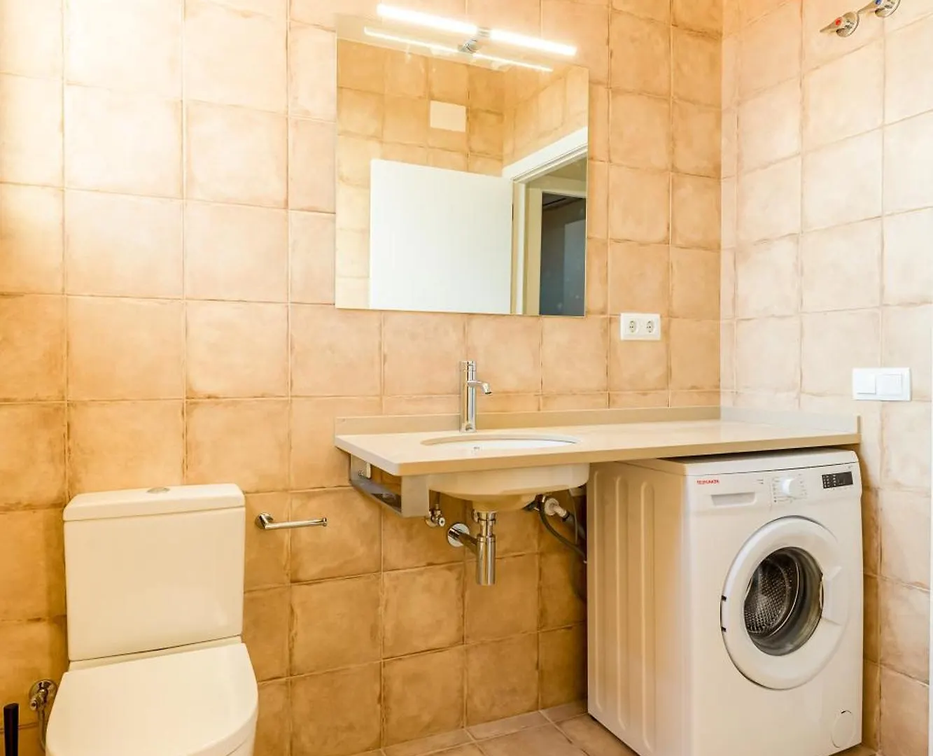 Besalú 22 Apartamento nuevamente renovado con AC