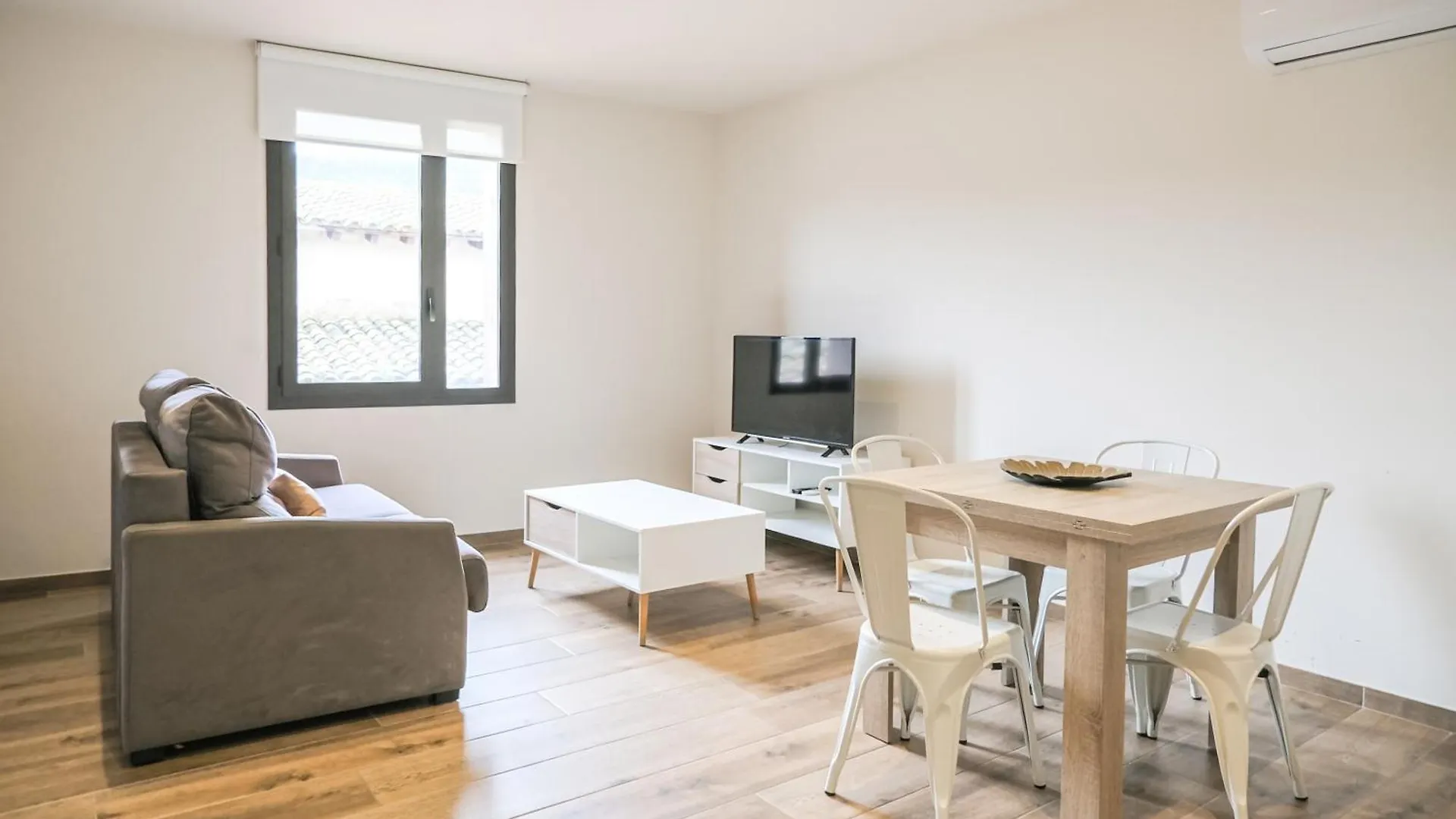 Besalú 22 Apartamento nuevamente renovado con AC España