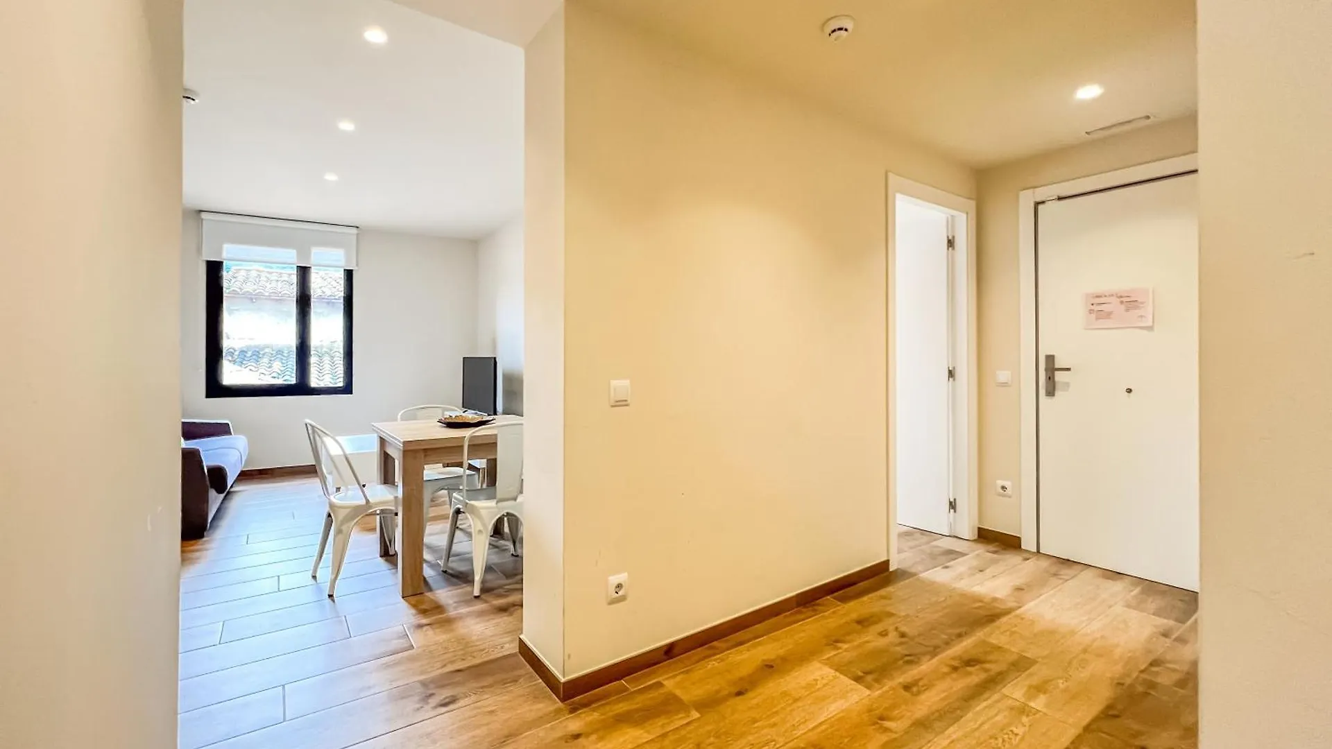 Besalú 22 Apartamento nuevamente renovado con AC España