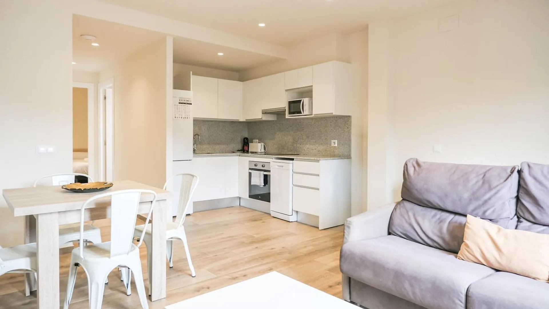 Besalú 22 Apartamento nuevamente renovado con AC 0*,