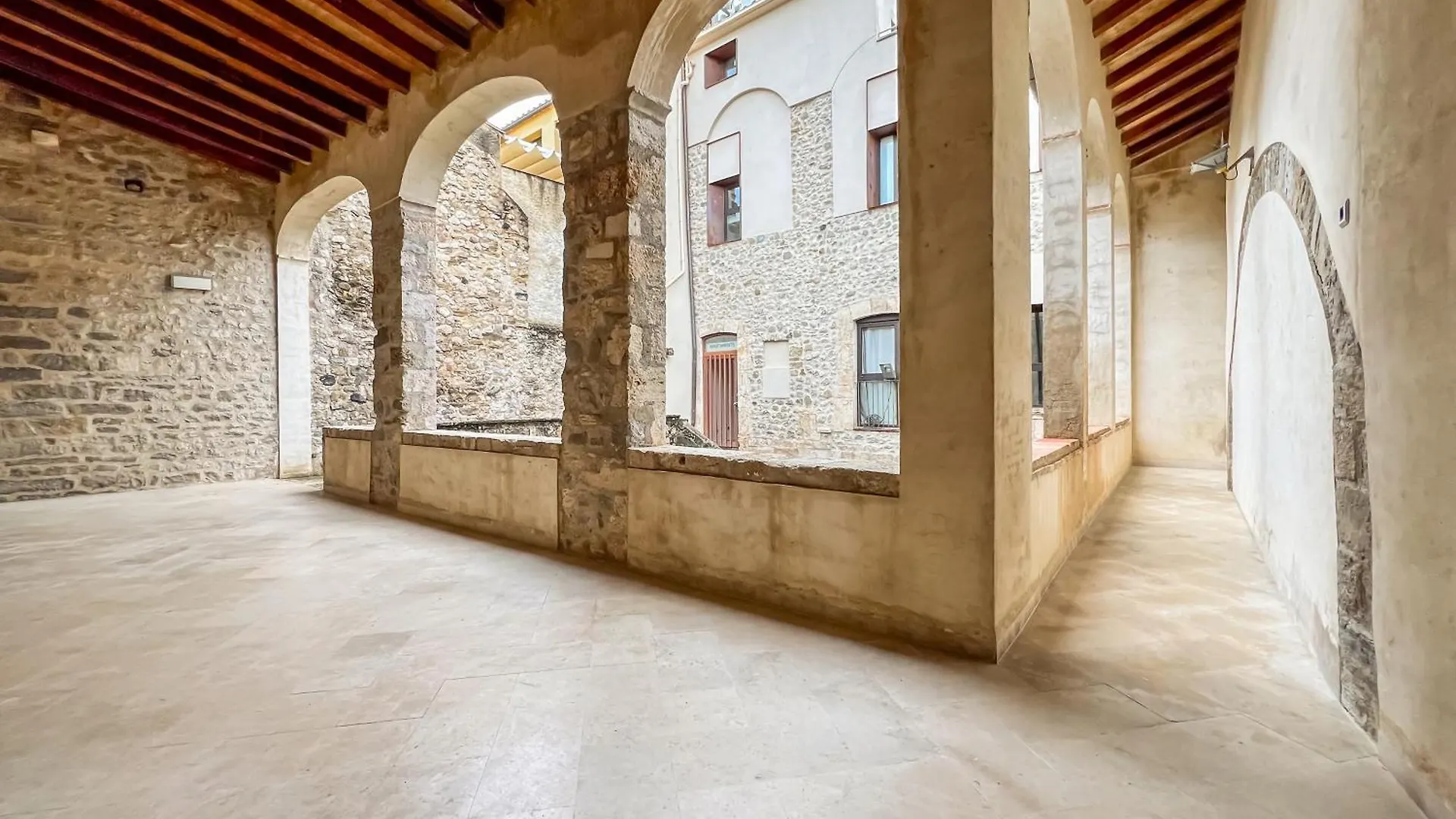 Can Cintet 22 Vive En El Casco Antiguo De Besalu Apartment